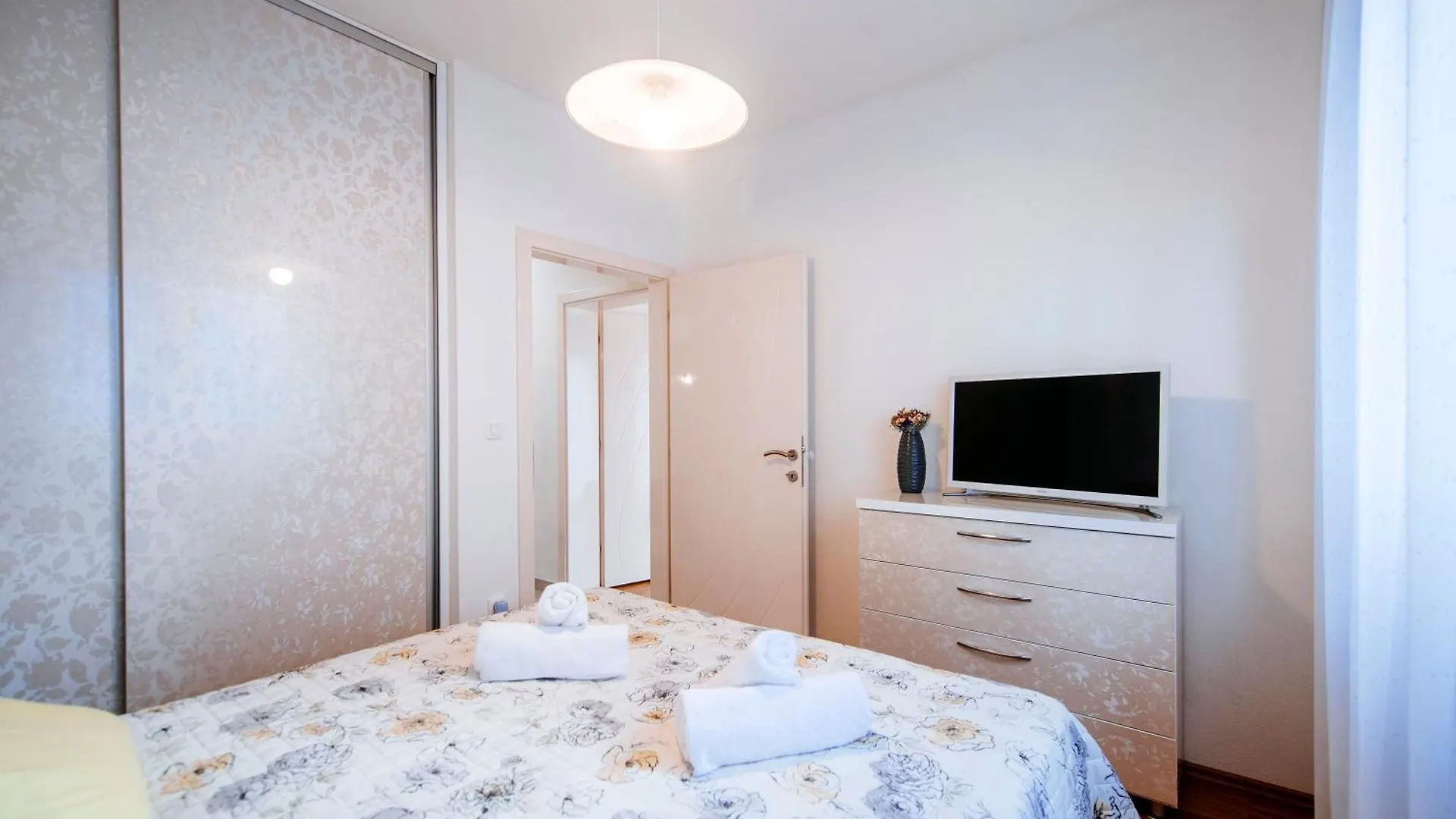 Apartment Keti 자다르